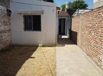 Casa · 80m² · 2 Ambientes · Alquiler Casa en Aldo Bonzi