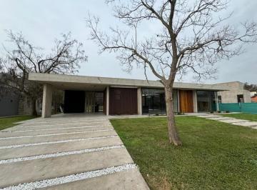 Casa · 350m² · 4 Ambientes · 2 Cocheras · Casa a Estrenar en Club de Campo Privado El Nacional