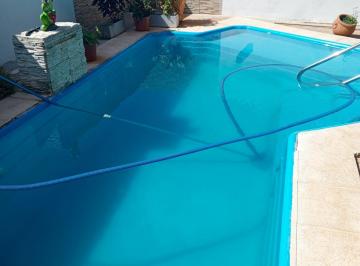 amplia pileta · Oportunidad Casa con Alquileres