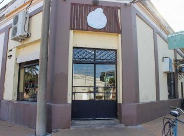 Local comercial · 378m² · Se Vende Local Comercial y Vivienda en Los Blvr.