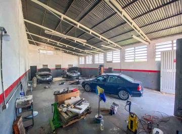 Bodega-Galpón · 255m² · Venta Galpón Casa Cochera Lote Propio Olivos
