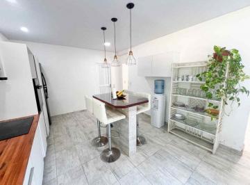Casa · 240m² · 5 Ambientes · 1 Cochera · 5 Ambientes Pileta Parque Cochera