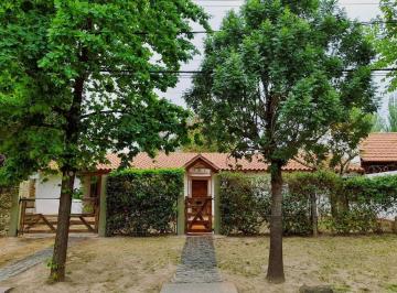 Casa · 150m² · 4 Ambientes · 1 Cochera · Casa en Venta Barrio Will Ri Chacras de Coria