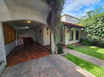 Casa · 170m² · 3 Ambientes · 1 Cochera · Venta Casa 3 Amb con Cochera y Jardin San Justo