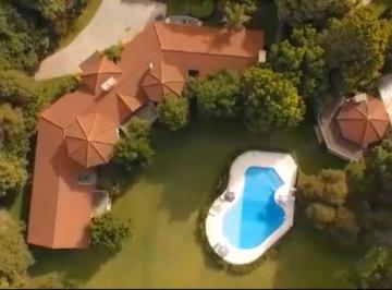 Quinta vacacional · 700m² · 5 Dormitorios · 2 Cocheras · Alquiler Anual Chacra con 1,5 Hectáreas de Terreno