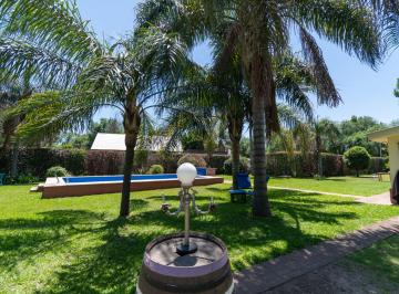 Casa · 184m² · 4 Ambientes · 2 Cocheras · Casa en Venta 3 Dorm. con Jardin en Funes