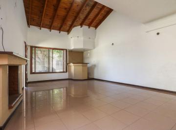 Casa · 306m² · 6 Ambientes · 2 Cocheras · Venta Casa 5 Amb con Cochera y Fondo Libre