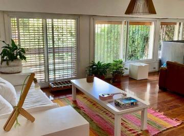 Casa · 315m² · 5 Ambientes · 2 Cocheras · Casa en Venta Calle Roma 800, La Lucila Bajo de $