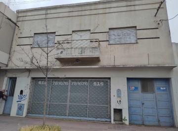Local comercial · 376m² · 1 Cochera · Venta de Local Centro C/ Depósito y Vivienda