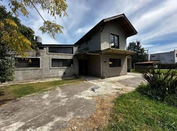 Casa · 145m² · 3 Ambientes · 1 Cochera · Casa Quinta en Venta Barrio Links La Union Ezeiza