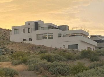 Casa · 750m² · 7 Ambientes · 1 Cochera · Casa en Country La Herradura