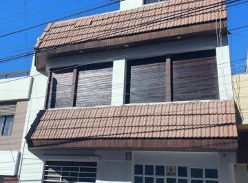 PH · 190m² · 5 Ambientes · 1 Cochera · Triplex Centrico