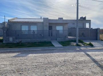 Casa · 109m² · 6 Ambientes · 1 Cochera · Casa a Estrenar Km 5 - Apto Credito