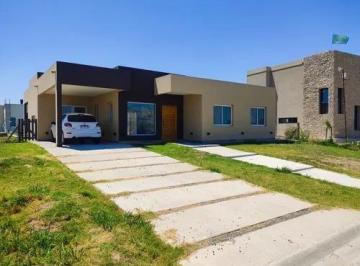 Casa · 120m² · 4 Ambientes · 1 Cochera · Casa en Venta a Estrenar en Santa Clara Al Sur. San Vicente.