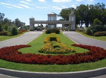 Terreno · 916m² · Lote en Esquina de 916 m² en San Eliseo Golf, con Escritura. San Vicente.