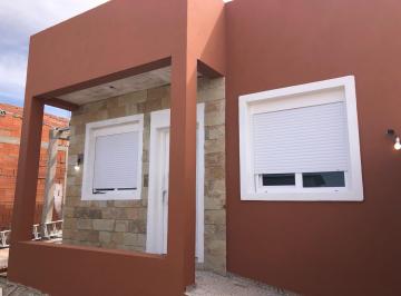 Departamento de 3 ambientes, Las Grutas · Vendo Departamento + Dos Dorm. + Pario + Estacionamiento + Parrilla.