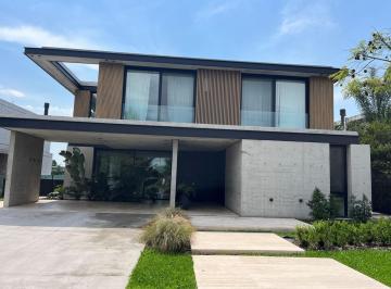 Casa · 365m² · 6 Ambientes · 1 Cochera · Casa en Alquiler en Barbarita, General Pacheco, Tigre