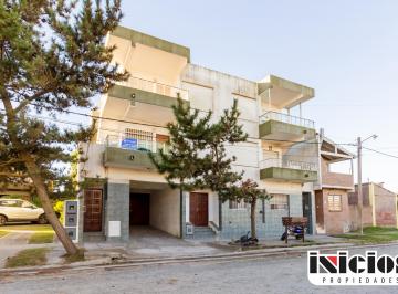 Departamento de 2 ambientes, Costa Azul · Dpto: Alberdi Nº 49e/ Av Costanera y Mendoza - Costa Azul - C882