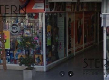 Local comercial · 65m² · Local Comercial en Calle 12 Entre 59 y 60. Galeria Local Al Frente. Oportunidad.