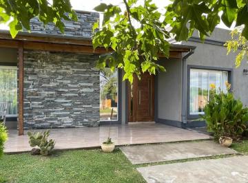 Casa · 188m² · 4 Ambientes · 4 Cocheras · Venta Casa San Sebastian - Cuan Propiedades