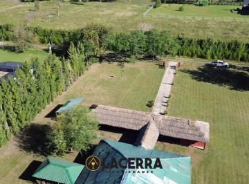 Quinta vacacional · 200m² · 5 Ambientes · Terreno en Solis
