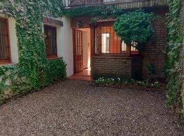 Casa de 8 ambientes, Rosario · Alquiler Permanente Espectacular Chalet Barrio Parque 4 Dorm Jardín Patio Asador