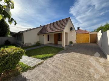 Casa · 248m² · 6 Ambientes · 1 Cochera · Venta Casa 3 Dorm. y 4 Dptos. - B° Alta Barda, Neuquen