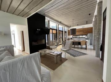 Casa · 6 Ambientes · Casa en Alquiler - Barrio Golf 2 Lote 456 de Costa Esmeralda - Fondo a La Cancha de Golf