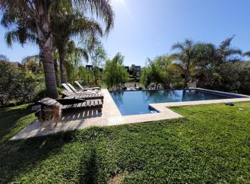 Casa · 450m² · 7 Ambientes · 4 Cocheras · Casa - San Marco Al Río, Alquiler Anual en Villanueva