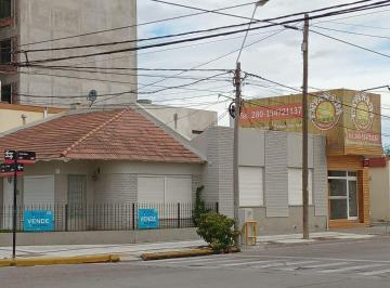 Casa de 6 ambientes, Puerto Madryn · Casa en Venta 3 Dorm Av Gales y Gob. Maiz Precio U$d249.000