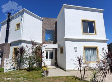 Casa · 165m² · 5 Ambientes · Casa en El Canton - Puerto