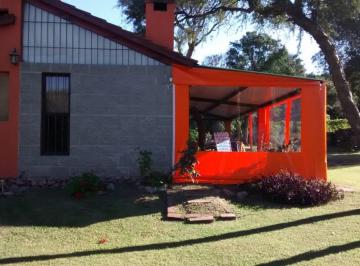 Casa · 150m² · 5 Ambientes · 3 Cocheras · Vende Hermoso Complejo en Vertientes de La Granja