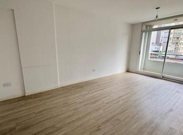 Departamento · 32m² · 1 Ambiente · Monoambiente Super Luminoso con Balcon! - Parque Centenario