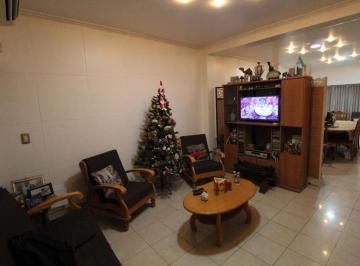 Casa · 180m² · 4 Ambientes · 1 Cochera · Casa 4 Ambientes en Moron