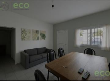 Casa · 124m² · 4 Ambientes · 1 Cochera · Venta Casa Urquiza 900 Cipolletti