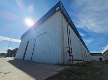 Bodega-Galpón · 1500m² · 1 Ambiente · 6 Cocheras · Alquiler 1500 m² Polo 52