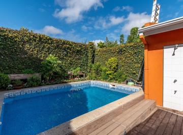 Casa · 180m² · 5 Ambientes · 1 Cochera · Casa · Venta · 5 Ambientes · Villa Real · Piscina · Cochera · Jacuzzi · Sauna · Patio