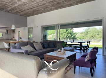 Casa · 153m² · 4 Ambientes · Casa en Venta en Costa Esmeralda