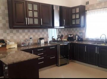 Casa · 215m² · 5 Ambientes · Casa en Venta en La Comarca, General Pacheco, Tigre