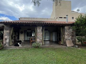 Casa · 483m² · 5 Ambientes · 2 Cocheras · Vendo Casa Apto Credito en Calicanto Barrio Privado