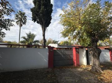 Casa · 200m² · 5 Ambientes · 2 Cocheras · Casa en Villa Elisa. El Rincón.