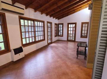 Casa · 5 Ambientes · 1 Cochera · Casa en Alquiler