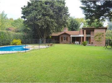 Casa · 130m² · 4 Ambientes · Highland: Alquiler Temporal - Desde Marzo 2025