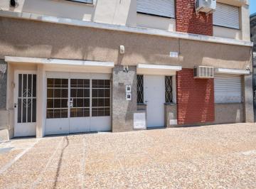 Casa · 111m² · 4 Ambientes · 1 Cochera · Se Vende Planta Baja de 2 Dormitorio y Cochera