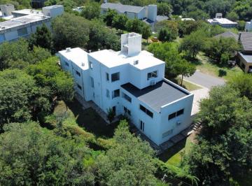 Casa · 367m² · 7 Ambientes · 2 Cocheras · Venta Casa de Categoria Estancia Q2 Mendiolaza