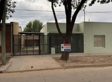 Casa · 103m² · 4 Ambientes · 1 Cochera · Venta Casa Dos Dorm..