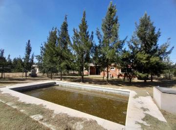 Quinta vacacional · 84m² · 2 Dormitorios · Casa Quinta en Construccion con Pileta en Cañuelas