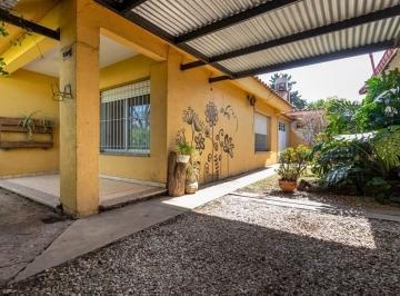 Casa · 150m² · 7 Ambientes · 2 Cocheras · Casa en Venta Funes