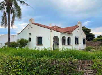 Casa · 270m² · 6 Ambientes · 2 Cocheras · Casa en Tristán Malbrán 3900
