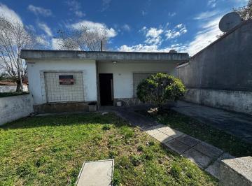 Casa · 90m² · 3 Ambientes · 1 Cochera · Casa en Santa Teresita en Lote Propio Oportunidad